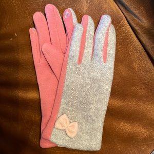 NWT smart gloves (adult)
